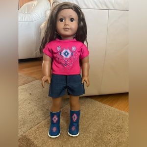 EUC American Girl doll 2011 brown hair brown eyes